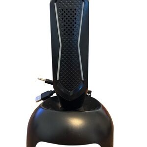 Black Wireless Headset Charging Stand with USB & Aux Cables